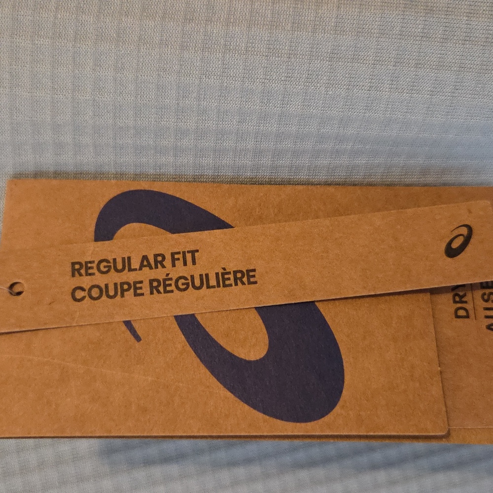 NWT ASICS Half Zip Size Large - Picture 8 of 9